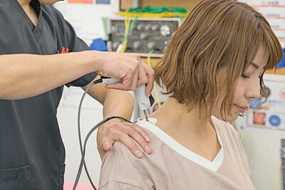 ハイボルトの施術風景